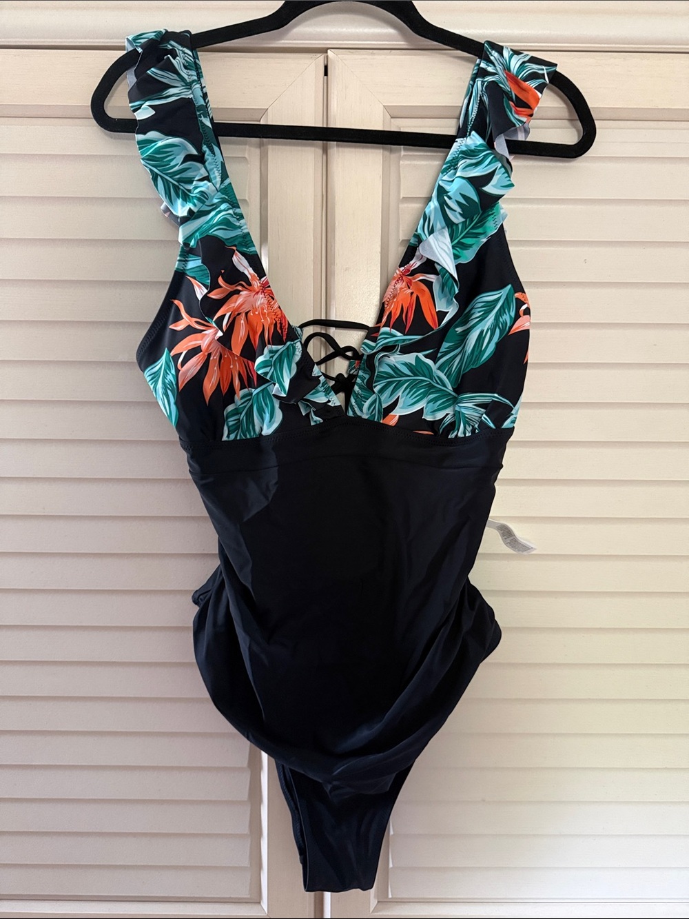 XXL (20) Ruffle Strap Swimsuit, Black & Floral